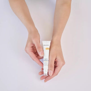 Cuticle oil roll on
